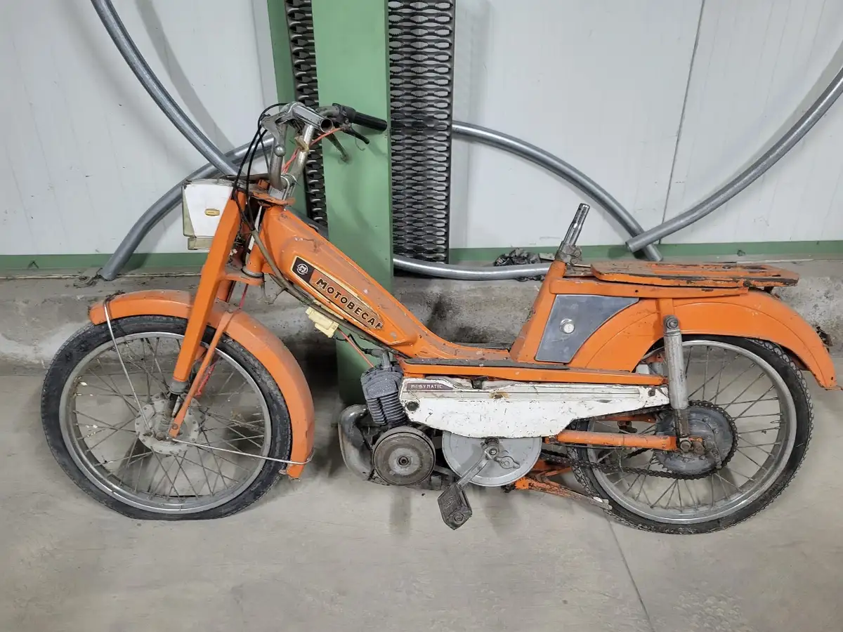 Motobecane 50v orange
